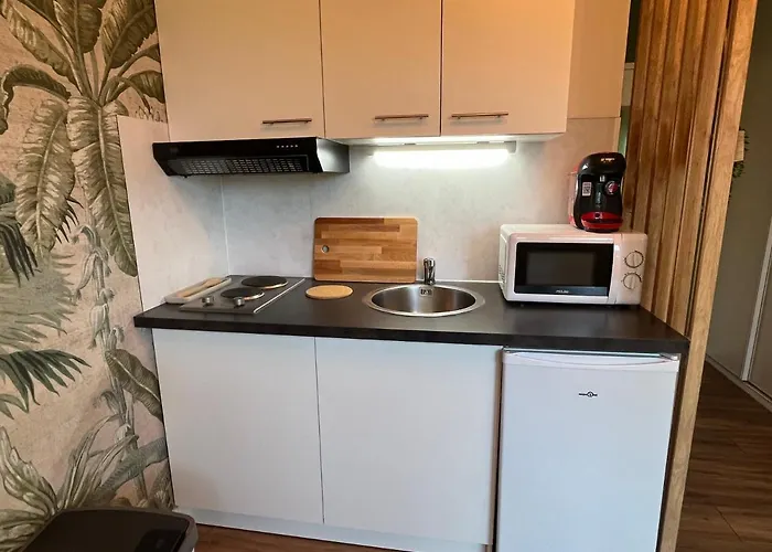 Amazonite, Studio Proche Centre Ville De Caen Stationnement A Proximite